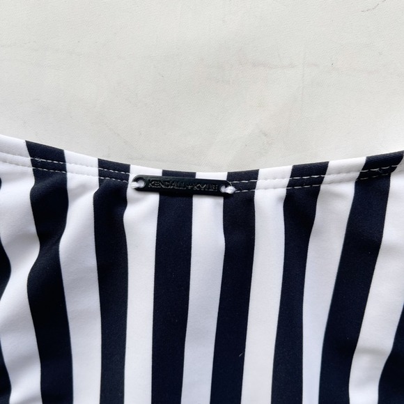 [Kendall & Kylie] NWT ruffle stripe bikini bottom only size large - Picture 7 of 8